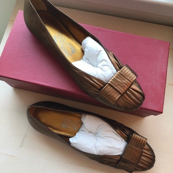 Salvatore Ferragamo Regale bronze flats - Picture 3 of 12